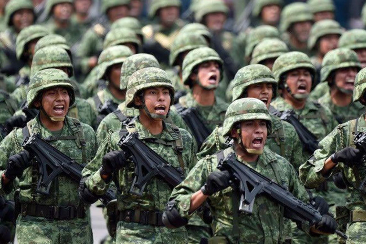 LA INCREIBLE Y TRISTE HISTORIA DE LA CÁNDIDA GUARDIA Y SU ALARMANTE ABUELO CONTRADICTORIO
